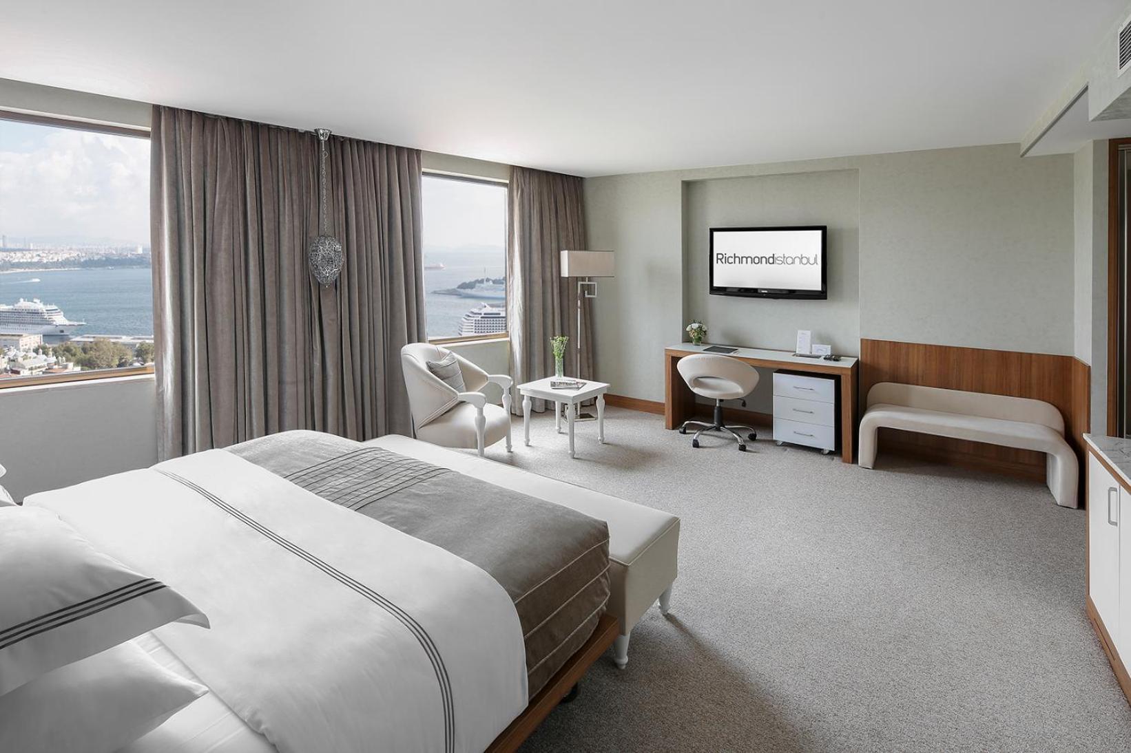 Senior Suite Bosphorus View
