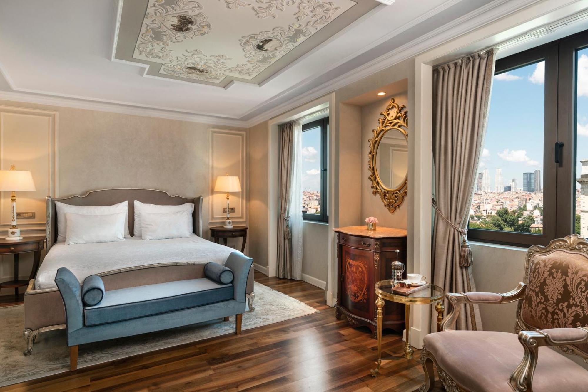 Deluxe room pera view