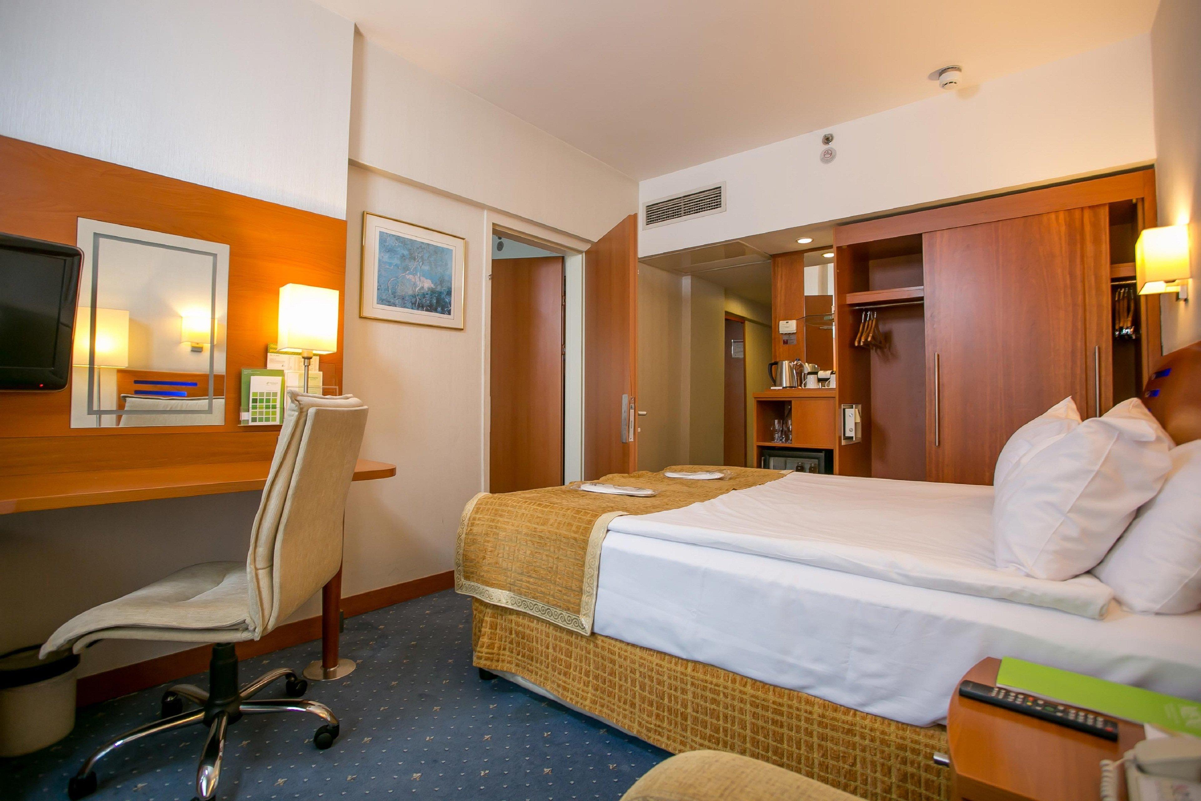 Standard Queen Room,1278432802:JPEG