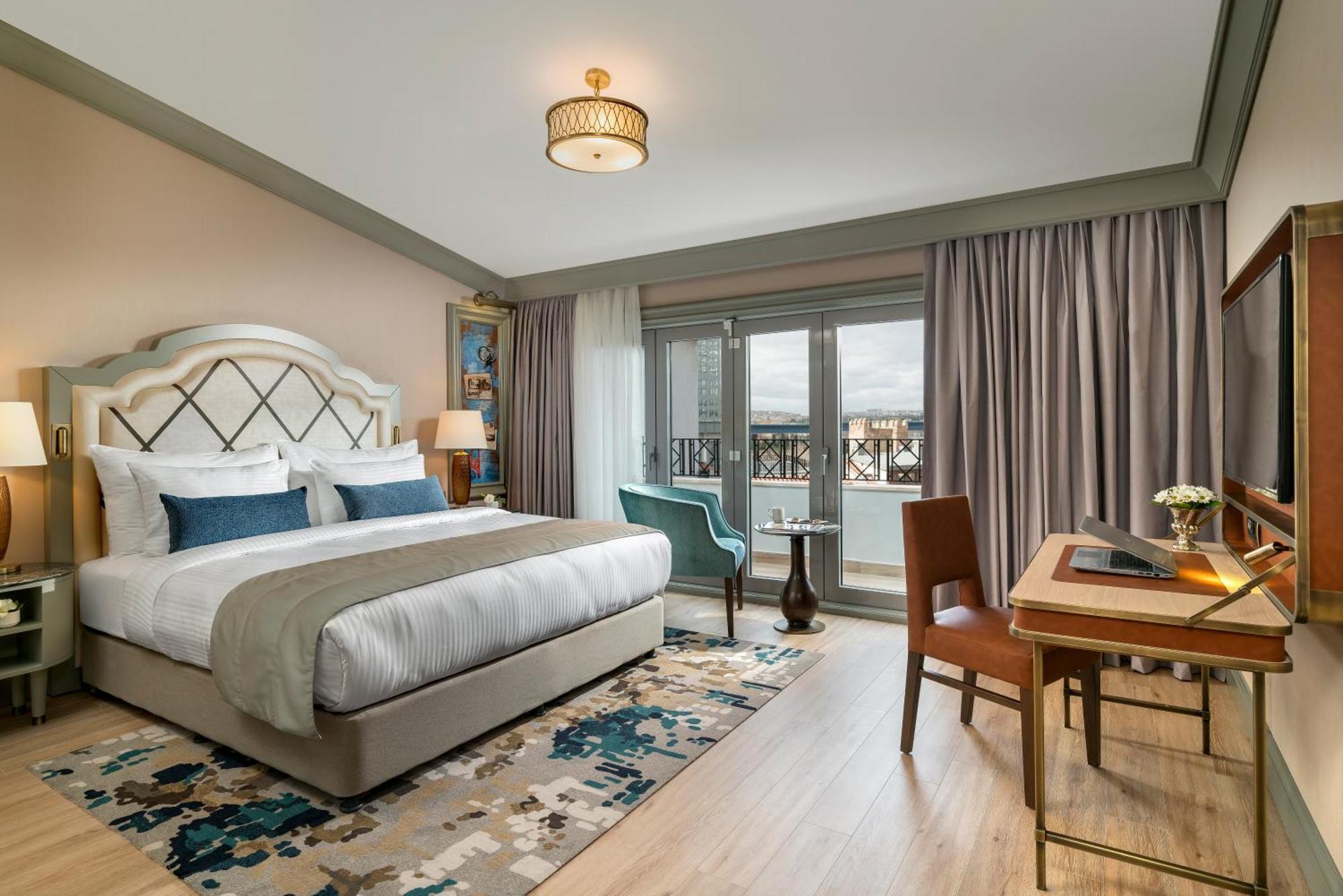Deluxe Double Room with Balcony and Sea View,1279997911:JPEG