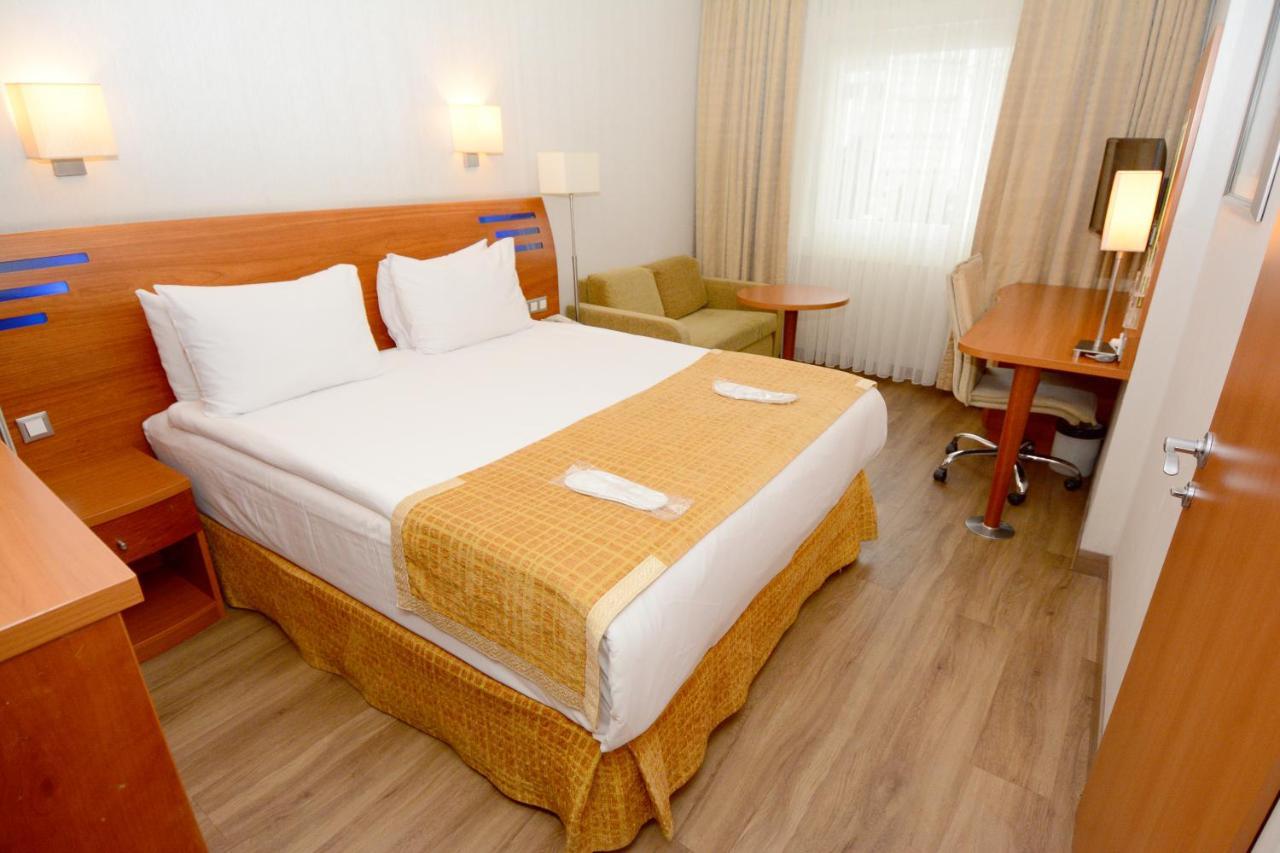 Standard Queen Room,1352539771:JPEG