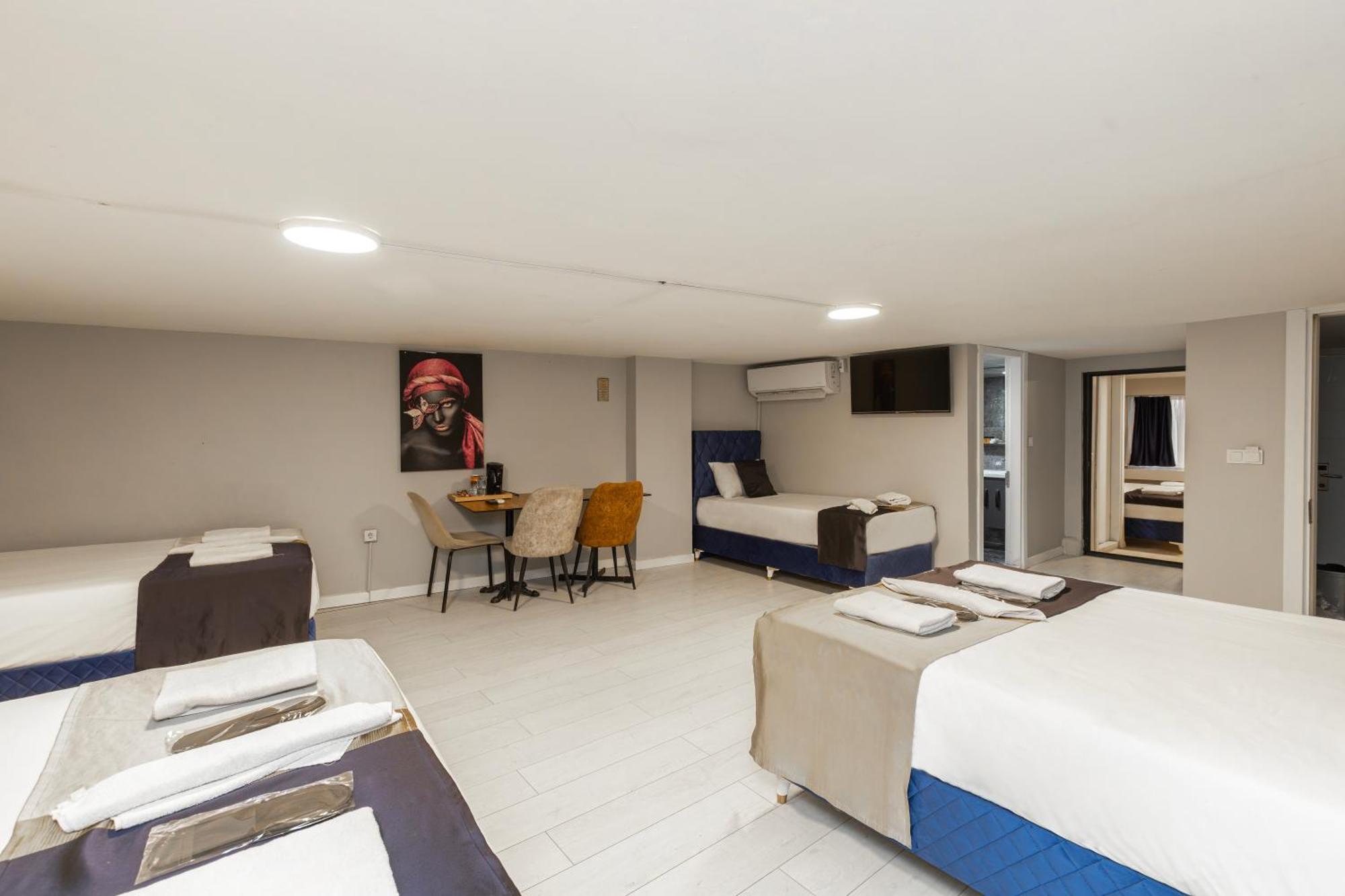 Two Connecting Double Rooms,1525259389:JPEG