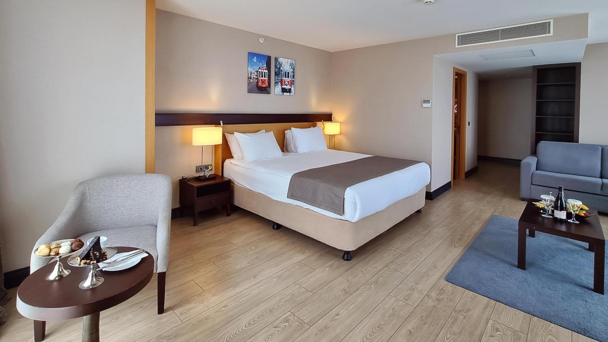 Deluxe Room,1546634425:JPEG