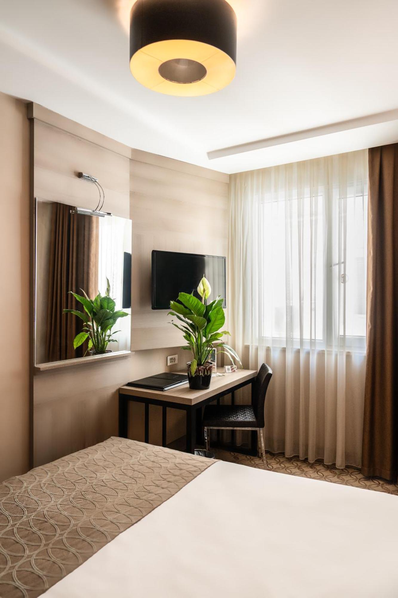 Standard Room,1550744062:JPEG