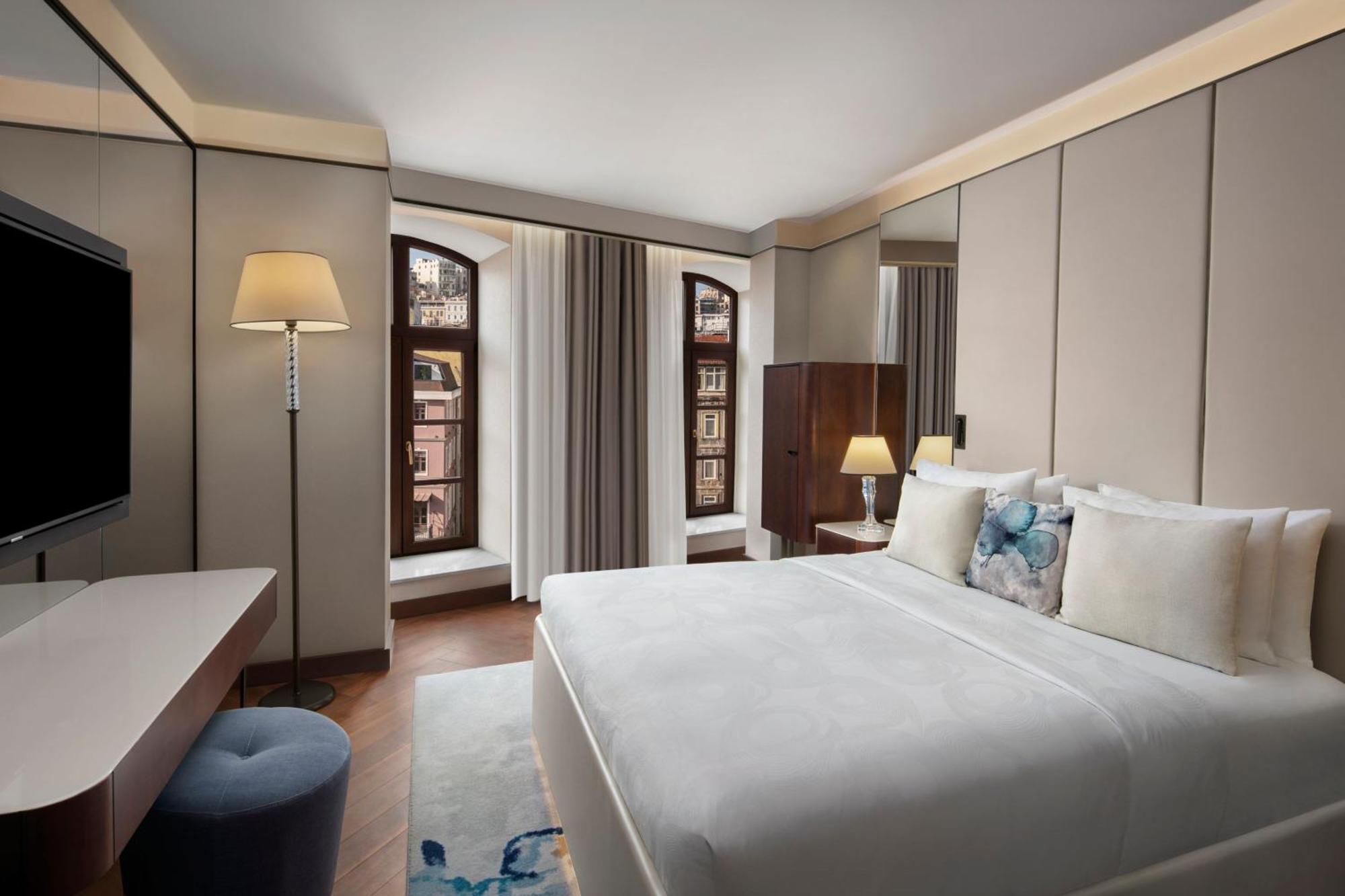 Deluxe King Room City View,1553653201:JPEG