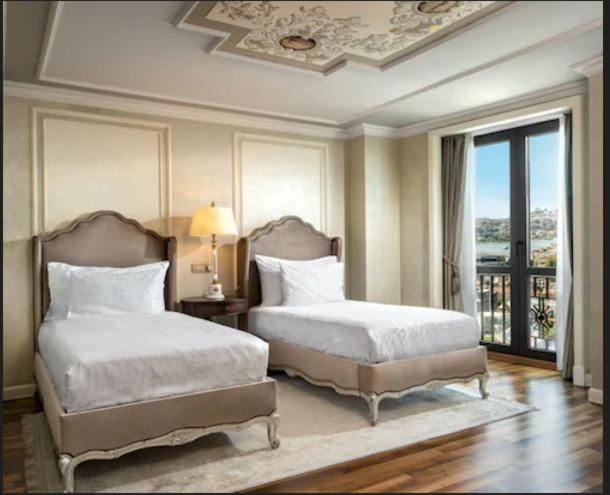 Premium twin room golden horn view