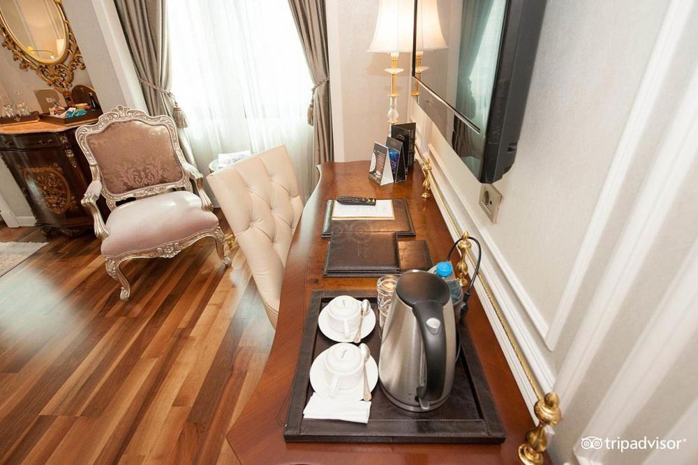 Deluxe room pera view