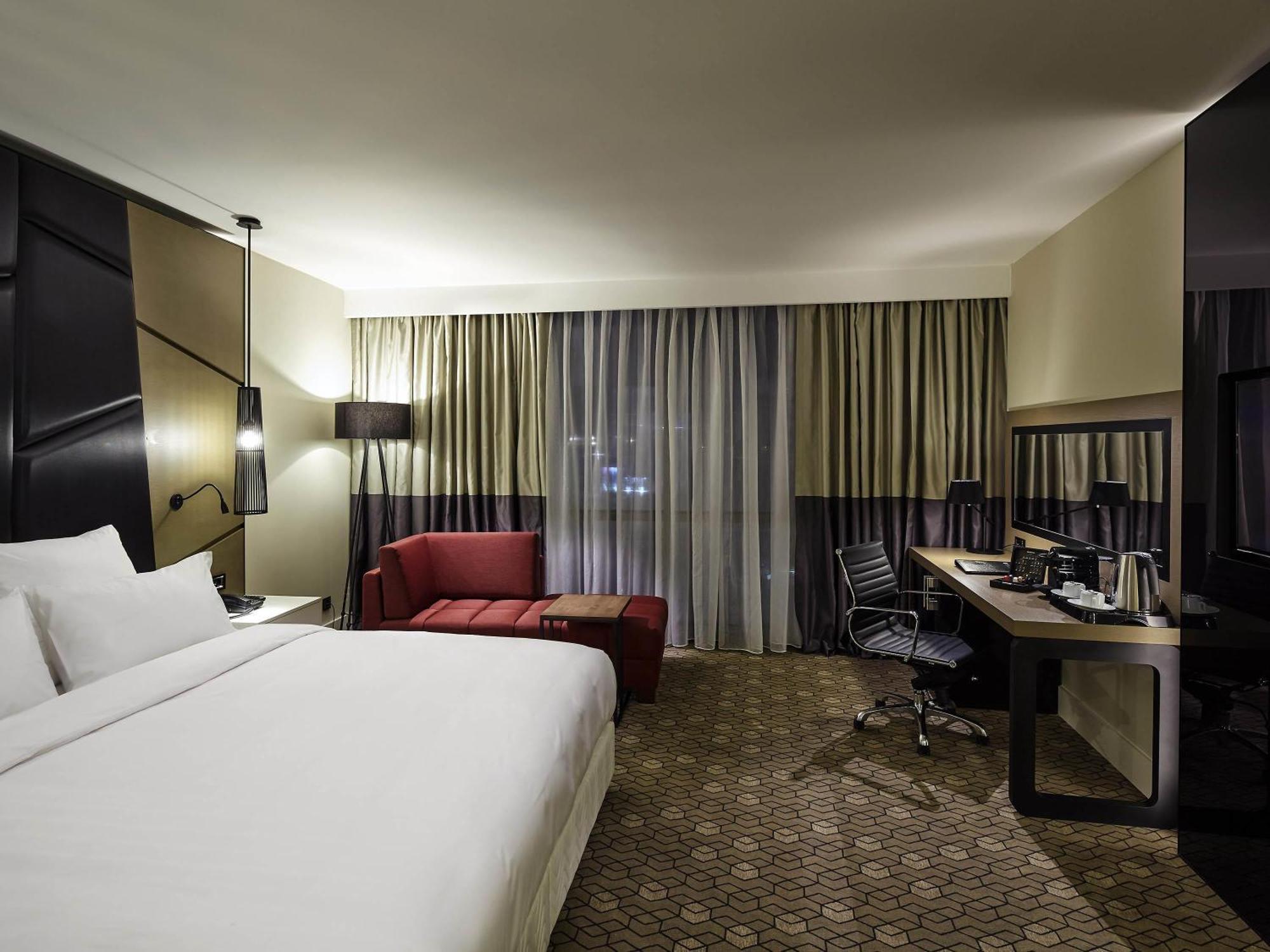 Deluxe Room King Bed City View,1765394222:JPEG
