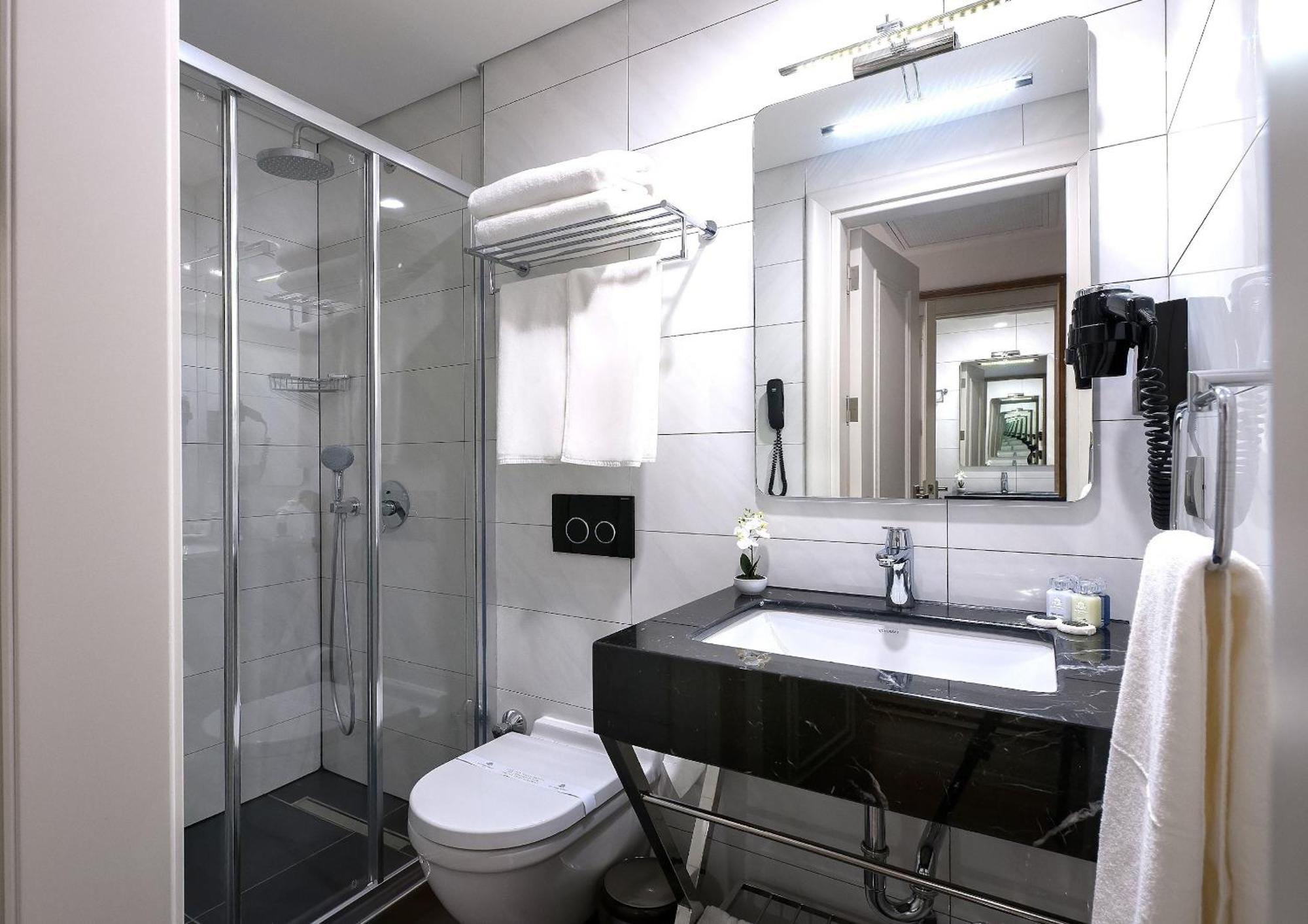 Deluxe Double or Twin Room Balcony,1746978192:JPEG