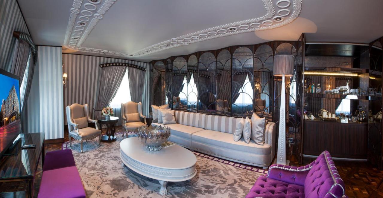 Presidential King Suite Sauna & Hot Tub,1274834581:JPEG